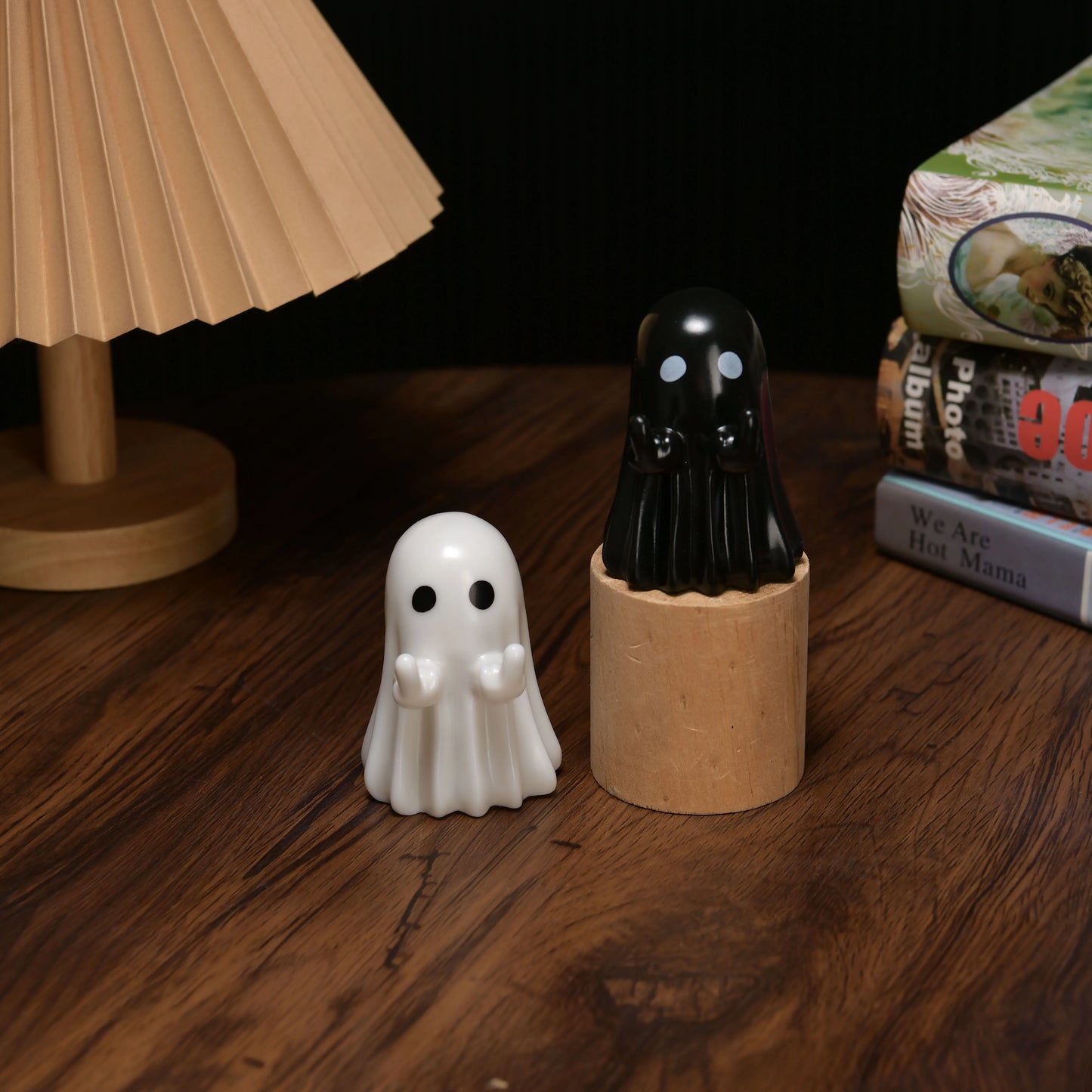 1Pc new cute white ghost party decoration with lighting, courtyard ornaments, study desktop decorations, small ornaments