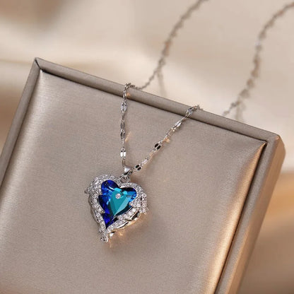 Fashionable and Luxurious Peach Heart Pearl Oyster Necklace, Personalized and Versatile Stainless Steel Clavicle Chain