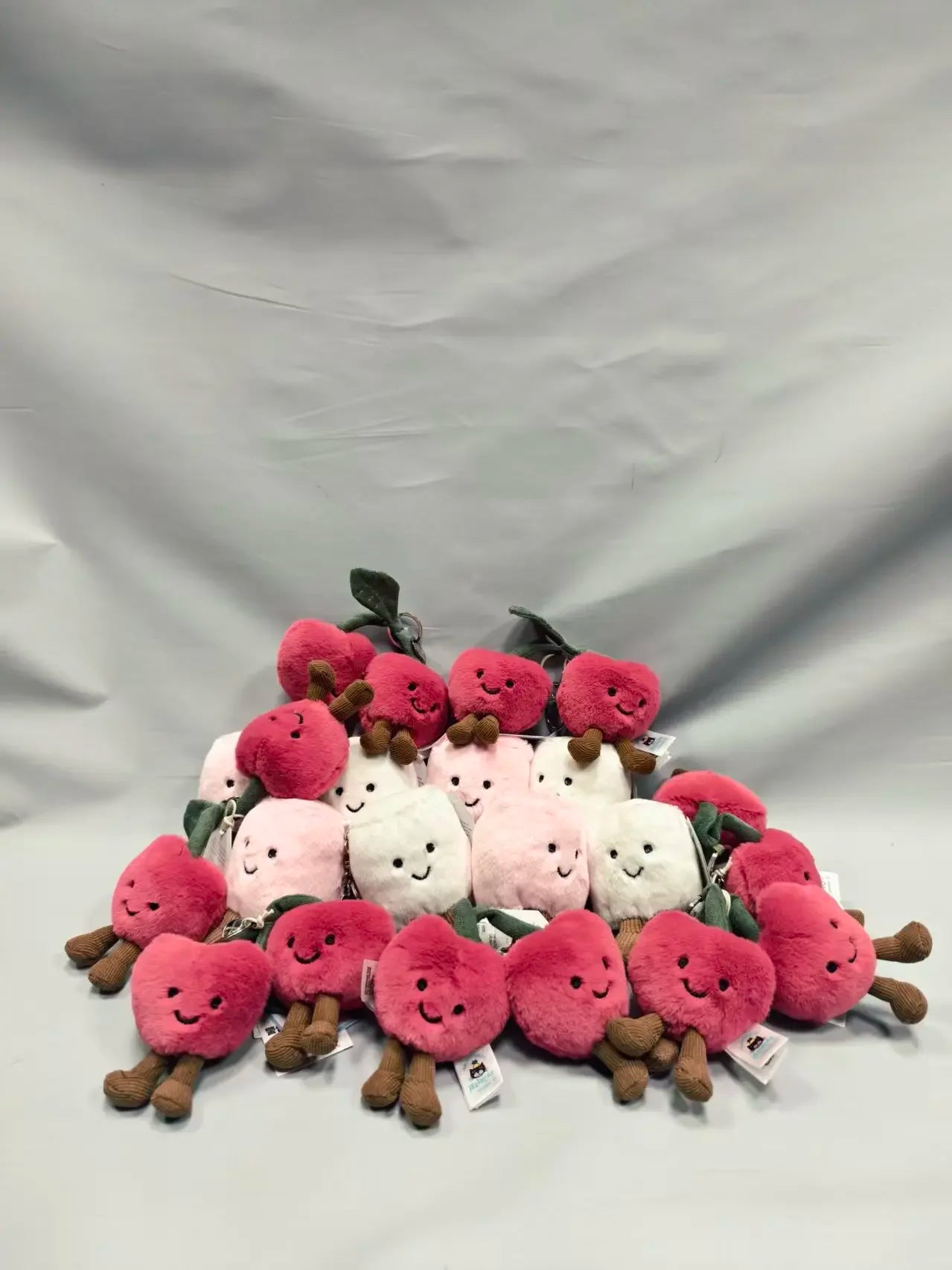 new Beautiful hanging bags, cute plush toys, creative keychains, matching plush dolls, beautiful key pendant accessories gifts S