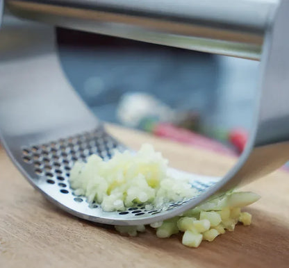 Upgraded Stainless Steel Garlic Press Squeezer Manual Garlic Ginger Rocker Crusher Garlic Cutting Mince Tools Kitchen Gadgets