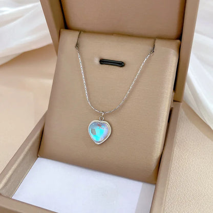 Fashionable and Luxurious Peach Heart Pearl Oyster Necklace, Personalized and Versatile Stainless Steel Clavicle Chain